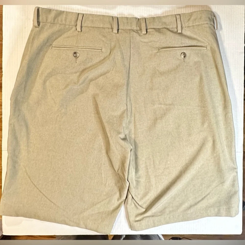 Greg Norman Men’s Jordan Chino Gold Short Tan Zip Up Pockets Size 42 Pre-owned‎
